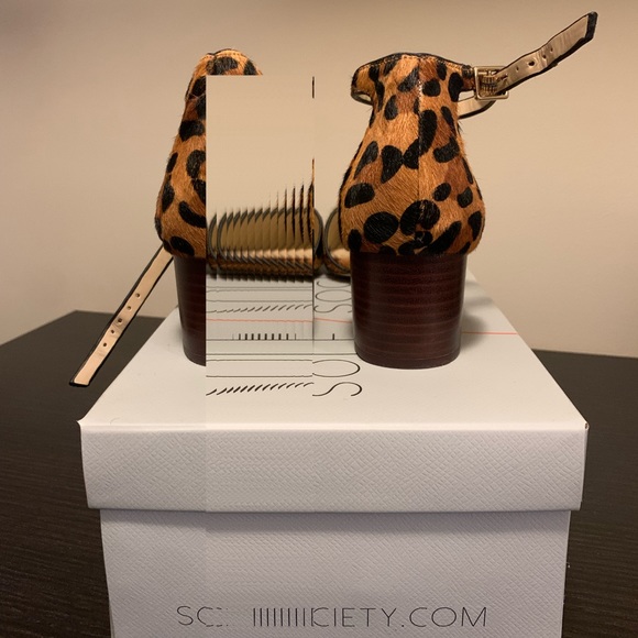 Cheetah Print Pumps - Picture 3 of 3